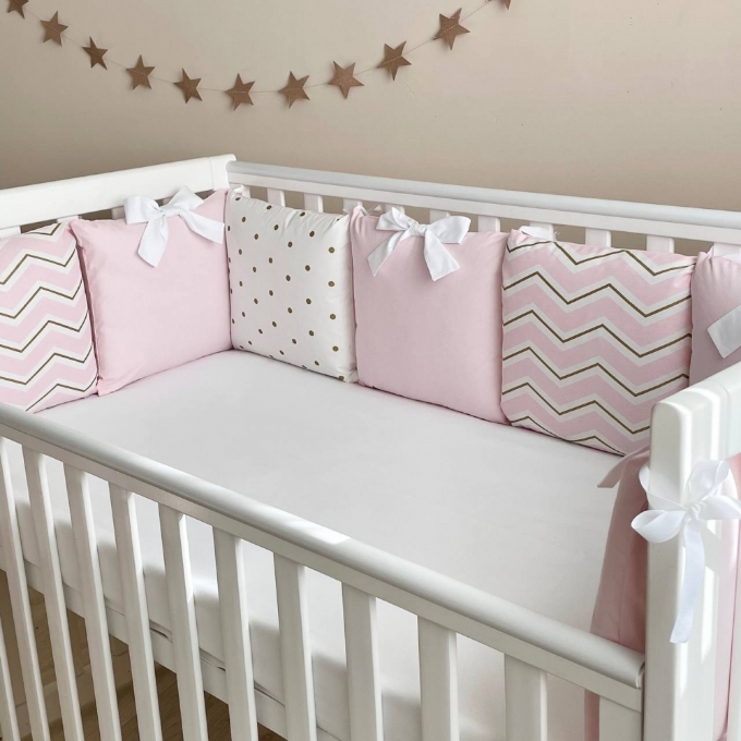 Set lenjerie patut bebe 7 piese Dots roz (7)
